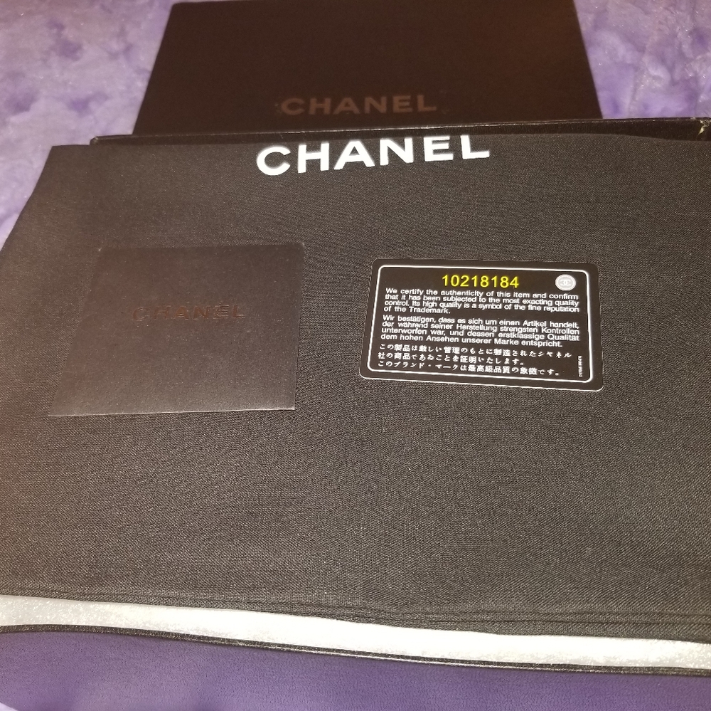 The 'CC' Chanel runner joins the reflective trend. - Picture 10 of 14